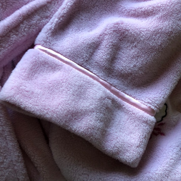 Nice and cozy pink robe - Picture 8 of 9